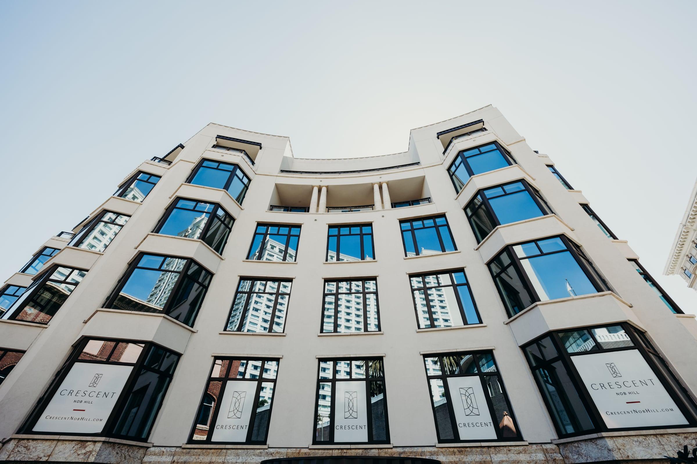 875 California Street curved curtain wall exterior