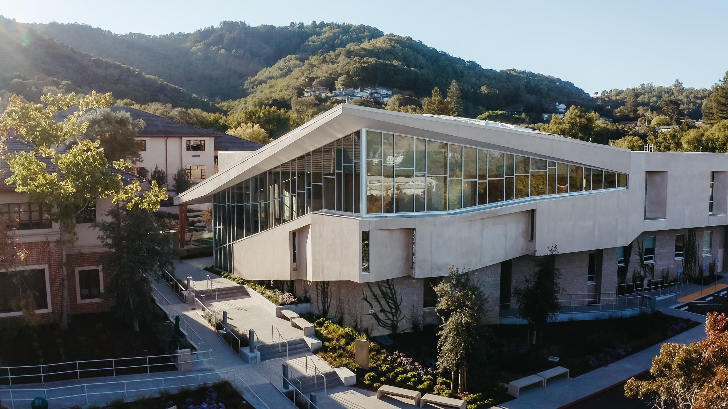 Congregation Rodef Sholom exterior with USGA Inc. curtain wall and storefront glazing